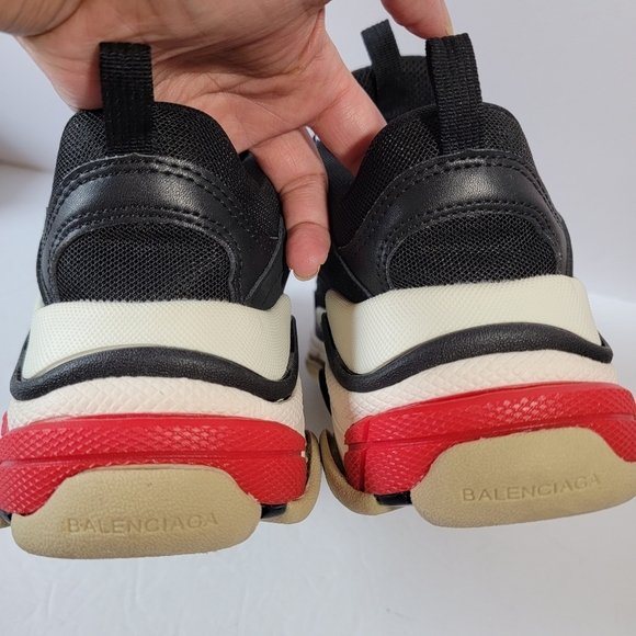 BALENCIAGA Triple S Sneaker Womens Sz 38 Black Made In Italy Designer Athleisure - Picture 6 of 13